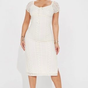 NWT beautiful lace dress size L